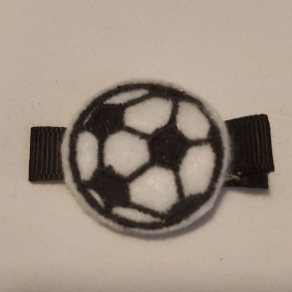 NEW SOCCER BALL FELT HAIR CLIPPY - Picture 1 of 2